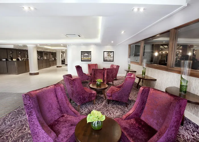 Academy Plaza Hotel 3*