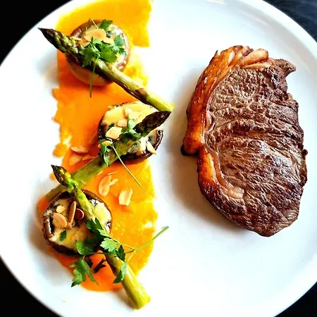 Hotel Academy Plaza 3*