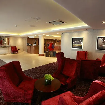 Academy Plaza Hotel 3*