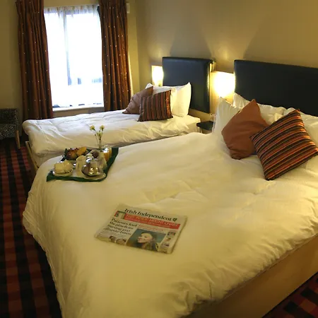 Academy Plaza Hotel 3*