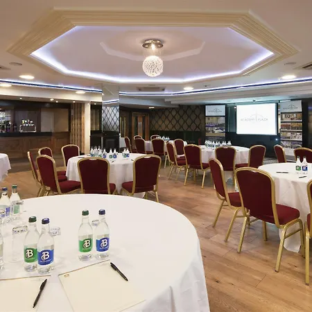 Academy Plaza Hotel 3*