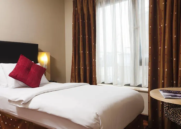 Hotel Academy Plaza 3*