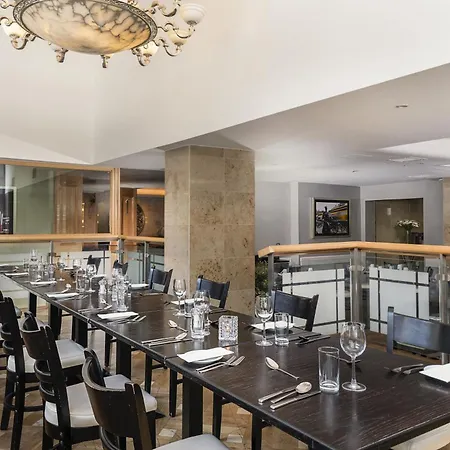 أكاديمي بلازا دبلن