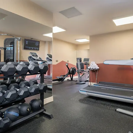 فندق أكاديمي بلازا 3*