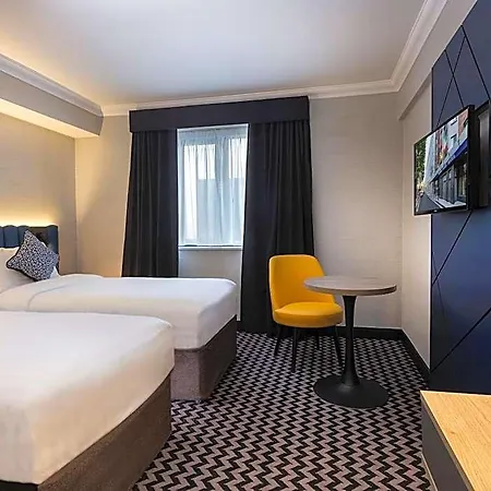 Academy Plaza Hotel