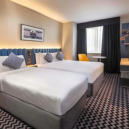 Hotel Academy Plaza 3*