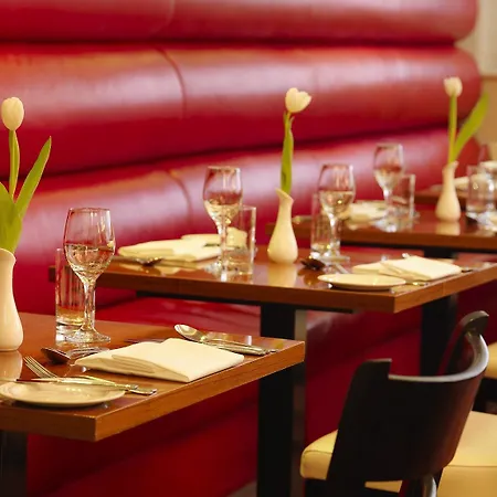 أكاديمي بلازا 3*