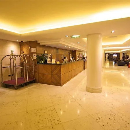 أكاديمي بلازا 3*