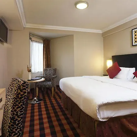 Hotel Academy Plaza 3*