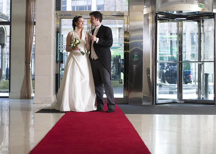 アカデミー プラザ