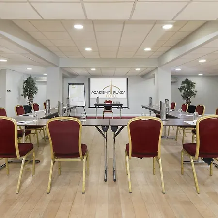Academy Plaza מלון