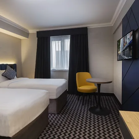Academy Plaza Hotell