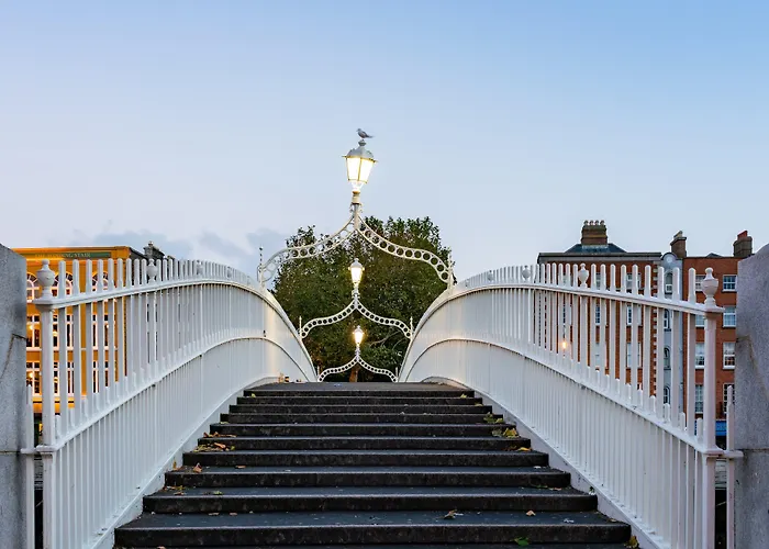 Academy Plaza Hotel 3*