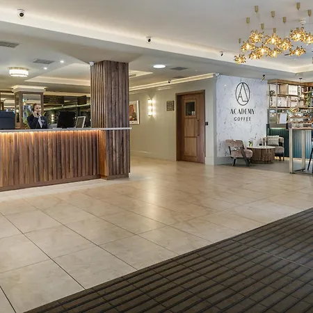 Szálloda Academy Plaza 3*